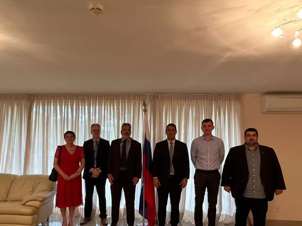 Reunião com o adido Comercial da Rússia trata sobre projeto para GNL e fertilizantes no Brasil